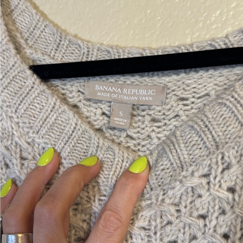 Banana Republic Italian Yarn V-Neck Sweater in Cream